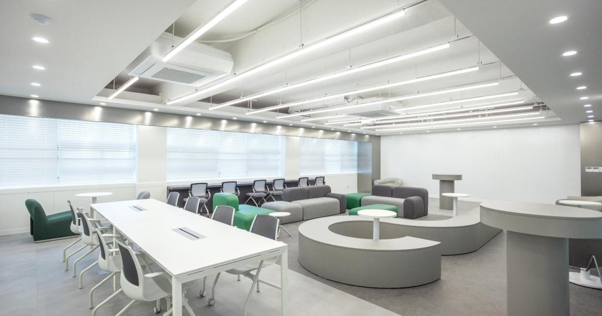 Livingrooms at School - 공간 - 주택